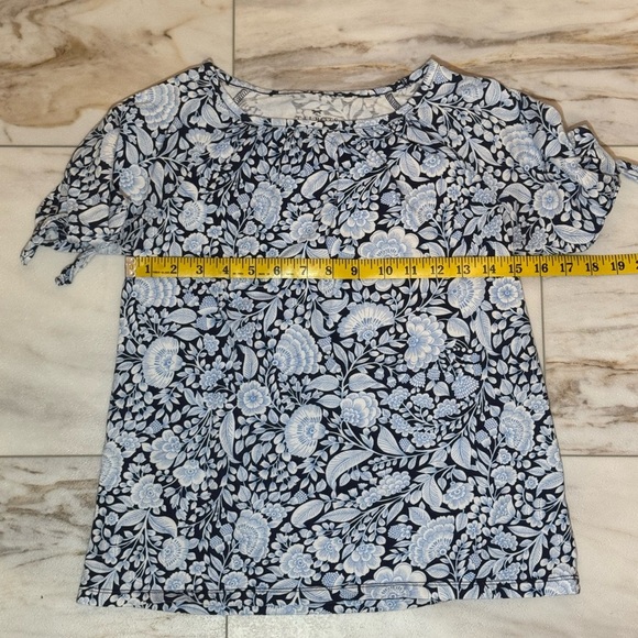 Talbots Petites Floral Top Pima Cotton Navy/Blue Short Sleeve Blouse - Size P - Picture 3 of 8